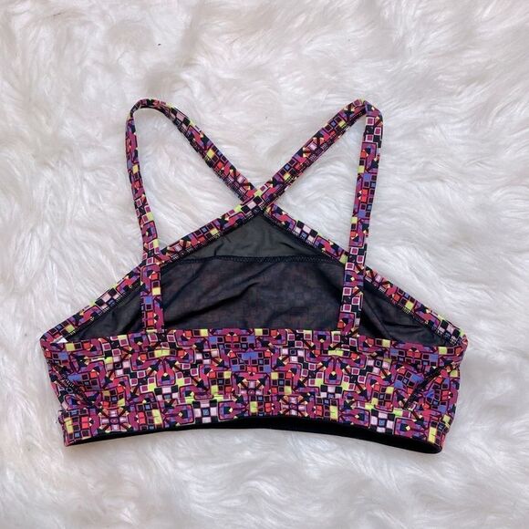 Victoria’s Secret Sport Cross-front Mesh-detail Multicolor Non-padded Sports Bra - Picture 2 of 8